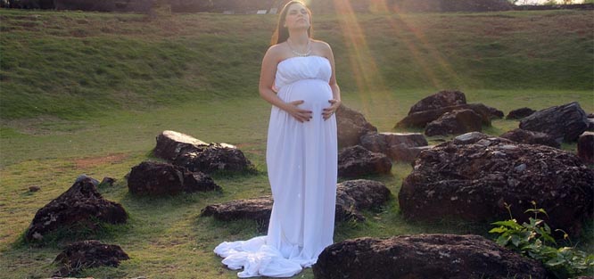 Těhotenské svatební šaty