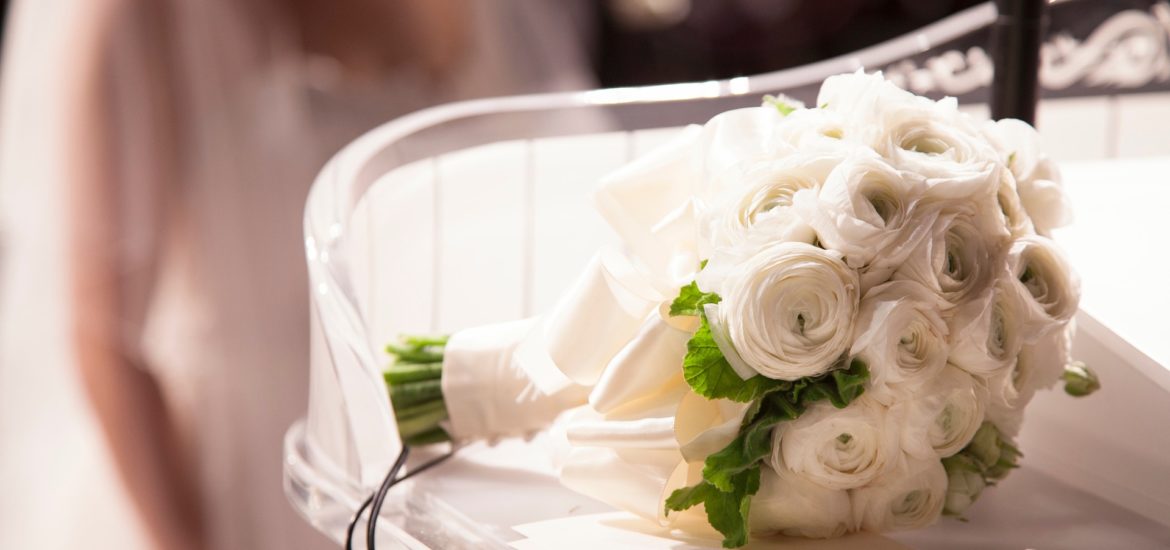 Bílá svatební kytice