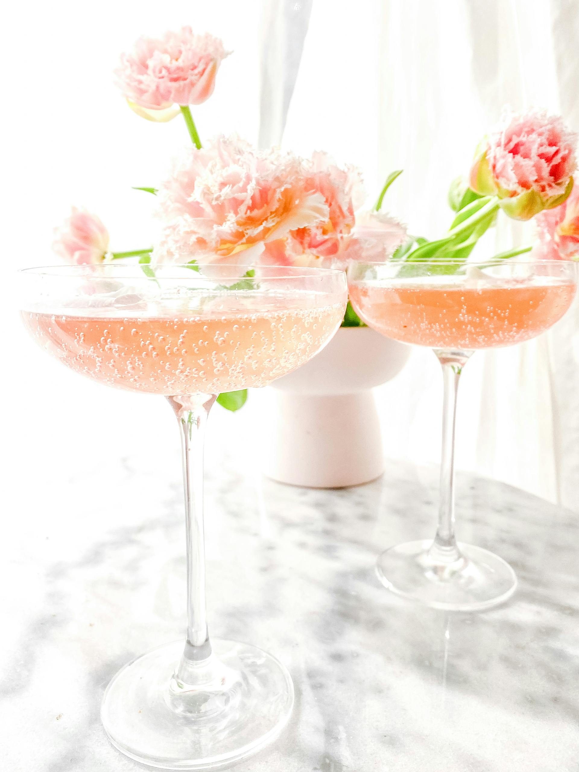 Přípitek (zdroj: pexels.com)